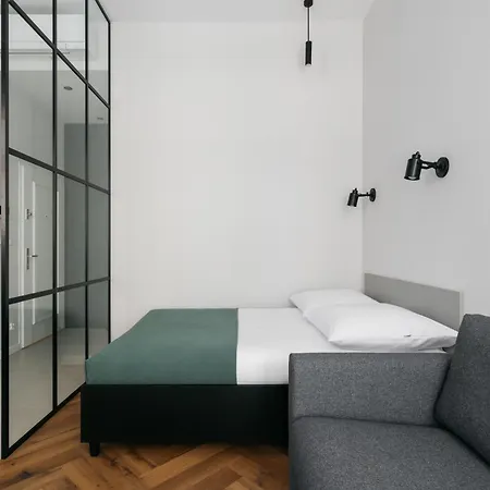 Native Dluga 24i4 アパート *